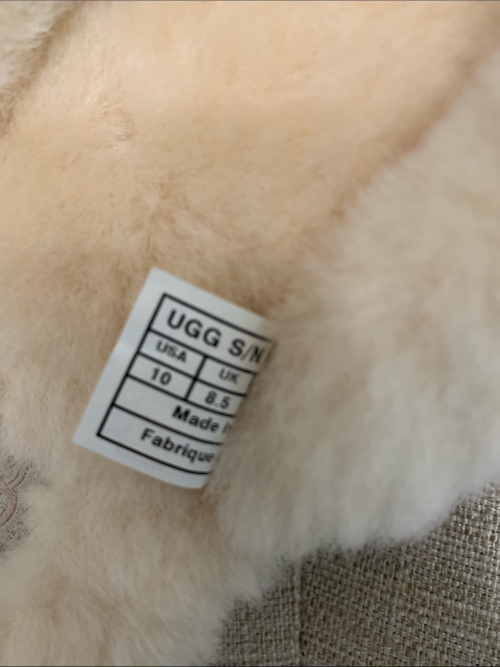 UGG Slippers. Fluff Flip Flop III.  size 10 - Picture 10 of 17